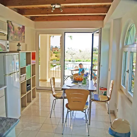 In Ermioni Mit Grill- Gemeinschaftlichem Pool Und Terrasse By Interhome *