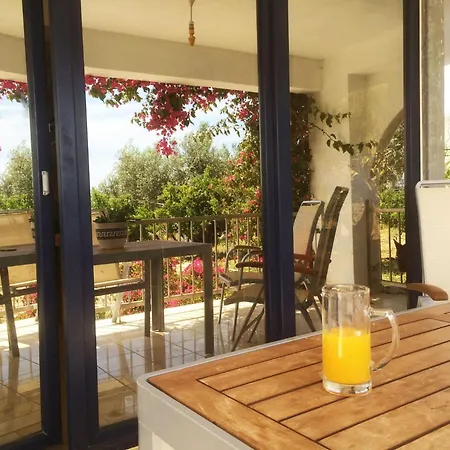 Ferienhaus In Ermioni Mit Grill- Gemeinschaftlichem Pool Und Terrasse By Interhome