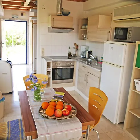 In Ermioni Mit Grill- Gemeinschaftlichem Pool Und Terrasse By Interhome Thermisía