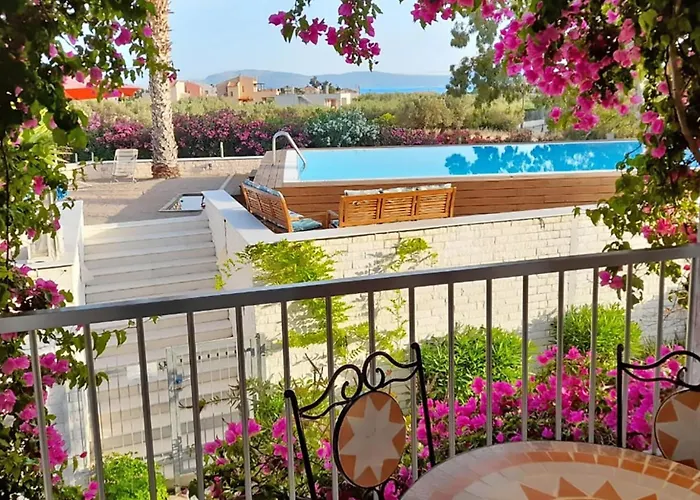 In Ermioni Mit Grill- Gemeinschaftlichem Pool Und Terrasse By Interhome Thermisía