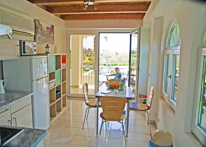 In Ermioni Mit Grill- Gemeinschaftlichem Pool Und Terrasse By Interhome *